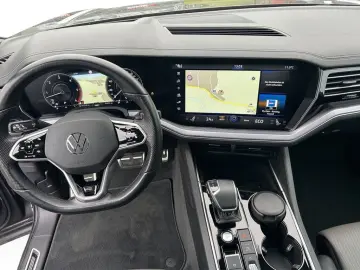 VW Touareg 3.0 V6 TDI Tiptronic 4Motion R-Line AHK