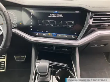 VW Touareg V6 3.0 TSI DSG 4M R-Line Navi LED STHZG
