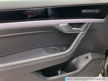 VW Touareg V6 3.0 TSI DSG 4M R-Line Navi LED STHZG