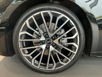 AUDI A5 Limousine 40 TFSI quattro edition one