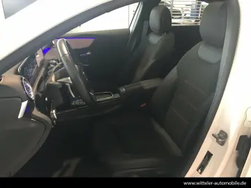 MERCEDES-BENZ A 180 Limousine AMG Line Night Kamera &hellip;