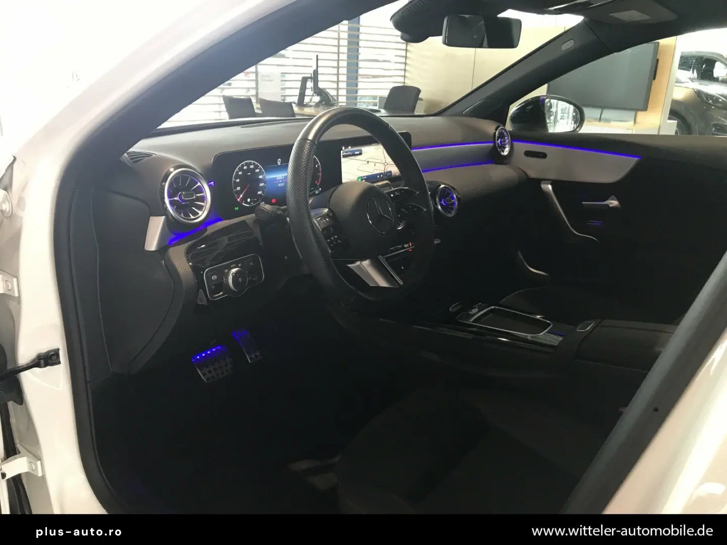 MERCEDES-BENZ A 180 Limousine AMG Line Night Kamera &hellip;