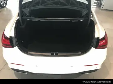 MERCEDES-BENZ A 180 Limousine AMG Line Night Kamera &hellip;