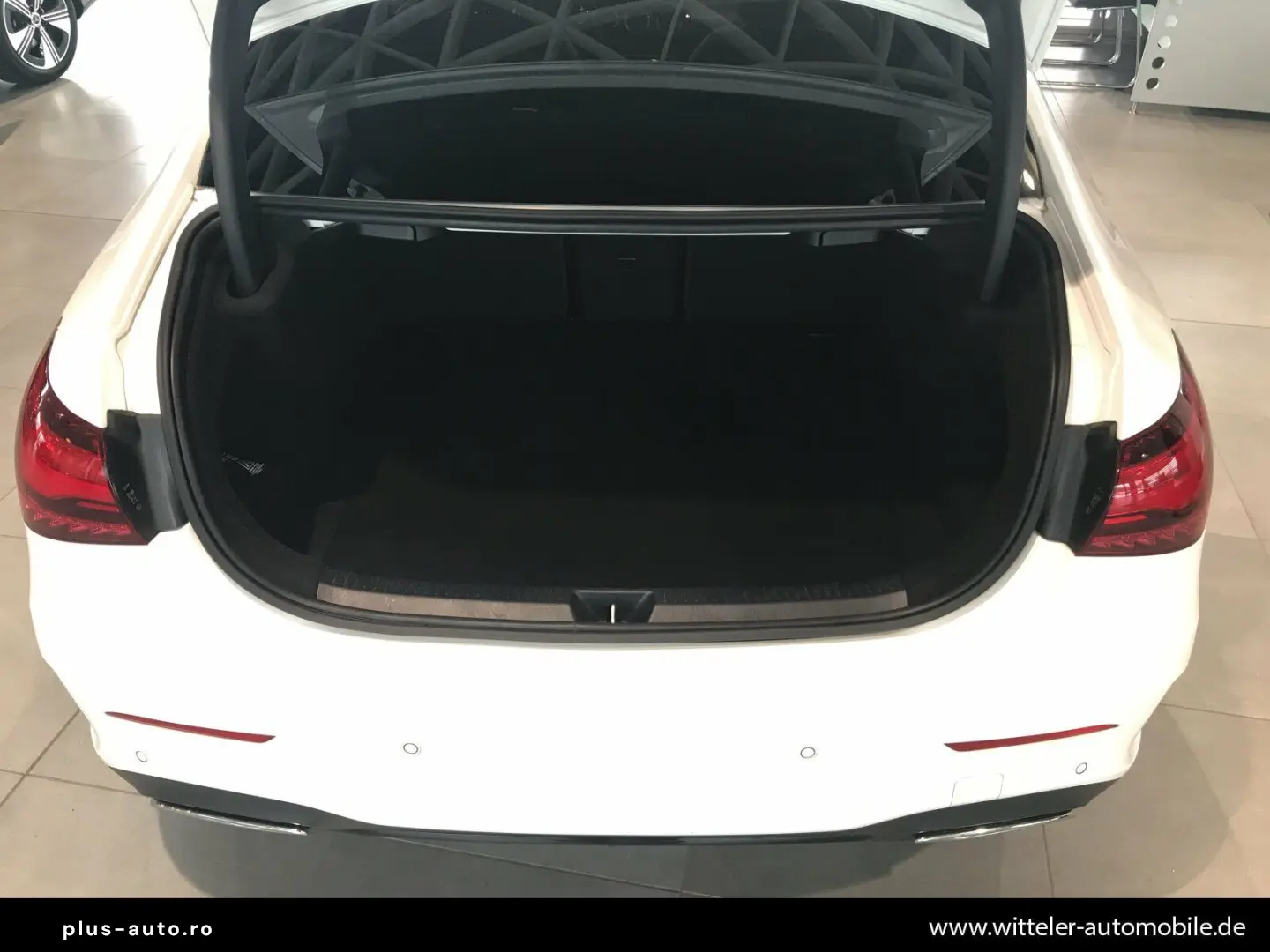 MERCEDES-BENZ A 180 Limousine AMG Line Night Kamera &hellip;