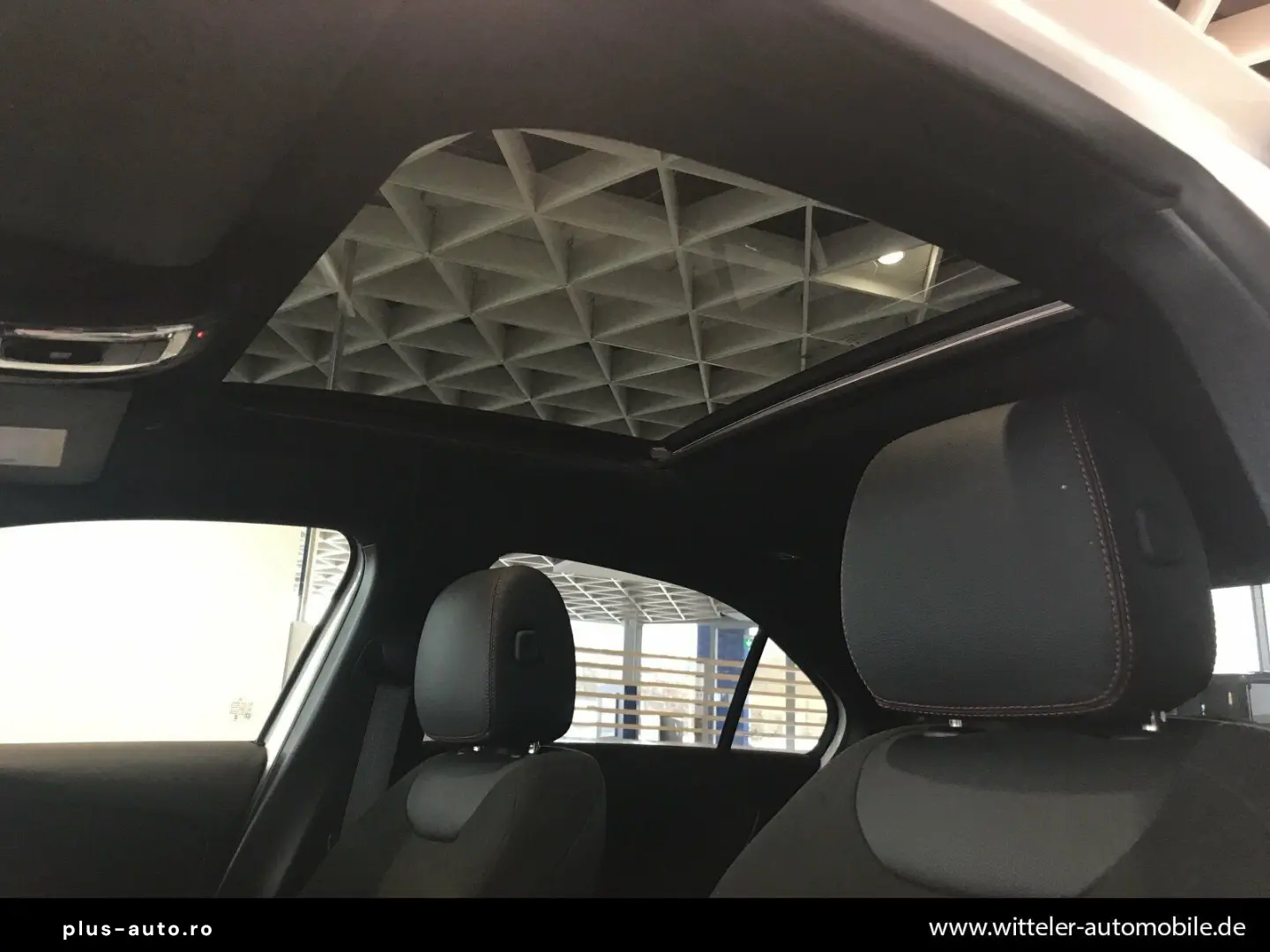 MERCEDES-BENZ A 180 Limousine AMG Line Night Kamera &hellip;