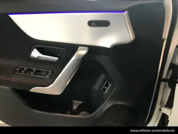 MERCEDES-BENZ A 180 Limousine AMG Line Night Kamera &hellip;