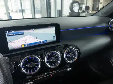 MERCEDES-BENZ A180 AMG Advanced  LED Night KeyGo Amb&hellip;