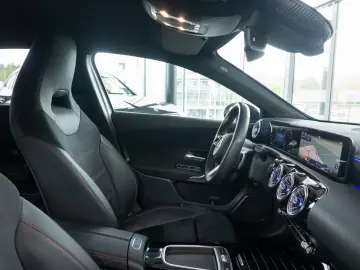 MERCEDES-BENZ A180 AMG Advanced  LED Night KeyGo Amb&hellip;