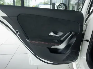 MERCEDES-BENZ A180 AMG Advanced  LED Night KeyGo Amb&hellip;