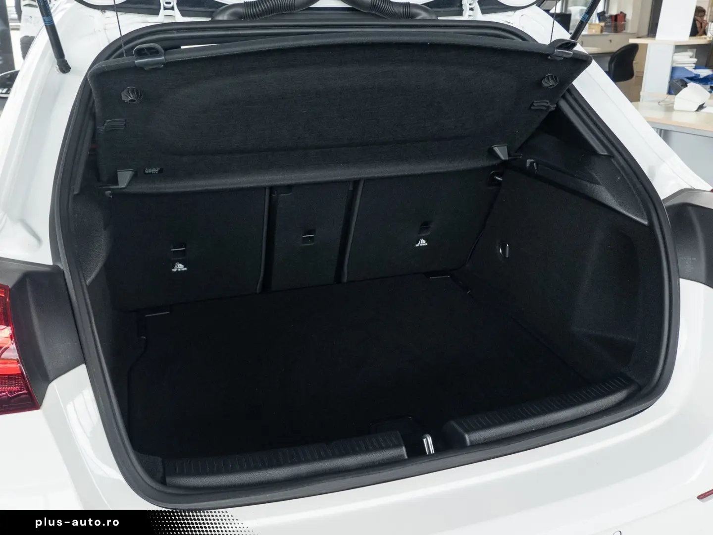 MERCEDES-BENZ A180 AMG Advanced  LED Night KeyGo Amb&hellip;