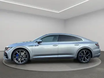 VW Arteon R DSG 4M 2.0 TSI IQ.LIGHT HUD PANO 360