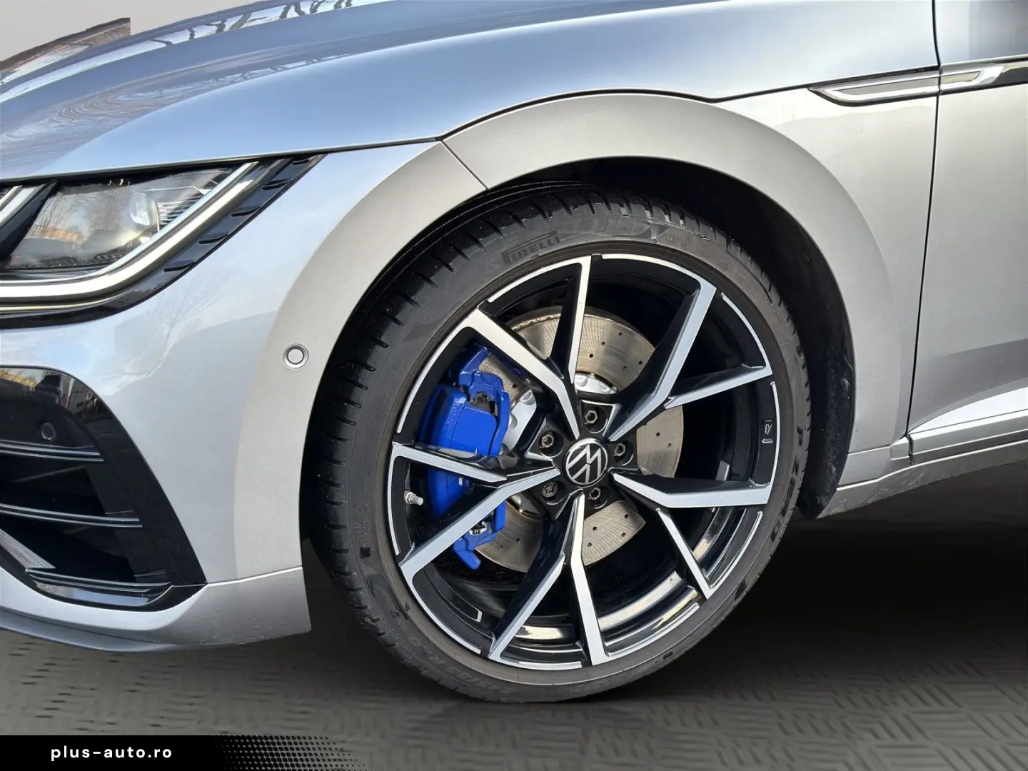 VW Arteon R DSG 4M 2.0 TSI IQ.LIGHT HUD PANO 360