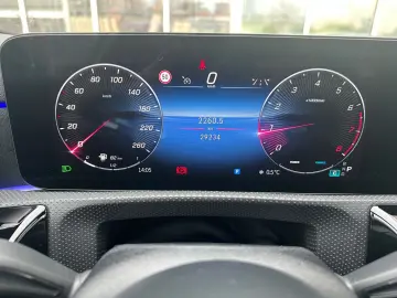 MERCEDES-BENZ A 200 AMG LINE PANO HEADUP 360  LED 7G-DCT