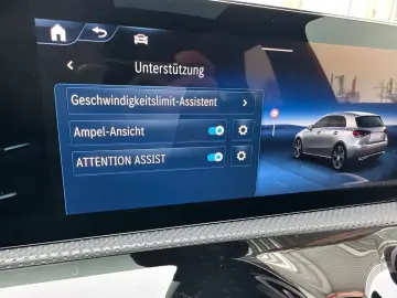 MERCEDES-BENZ A 200 AMG LINE PANO HEADUP 360  LED 7G-DCT