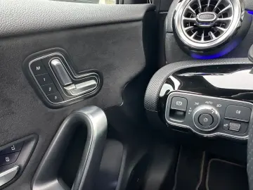 MERCEDES-BENZ A 200 AMG LINE PANO HEADUP 360  LED 7G-DCT