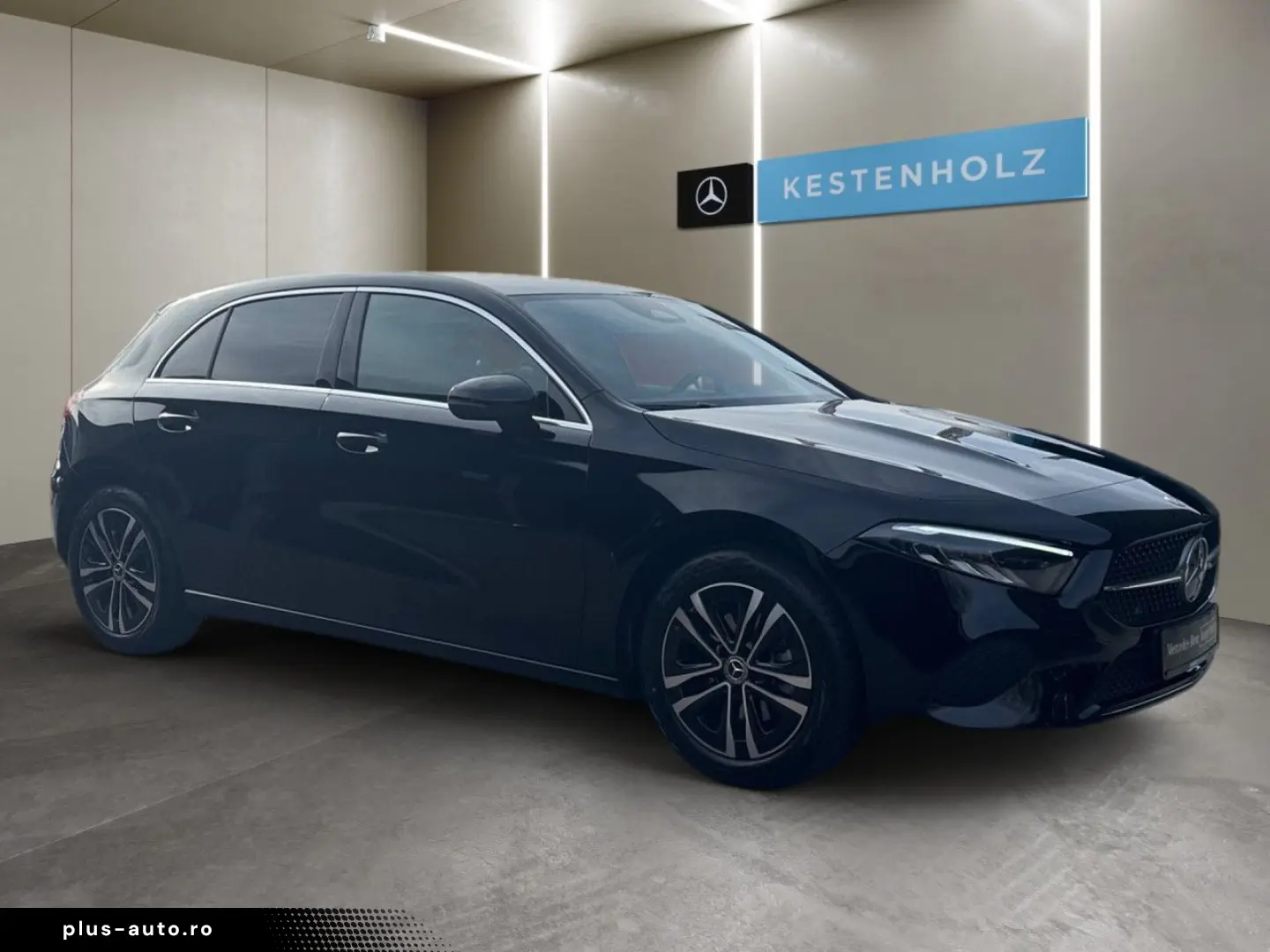 MERCEDES-BENZ A 180 AVANTGARDE PARKTRONIC DISTRONIC LED MBUX