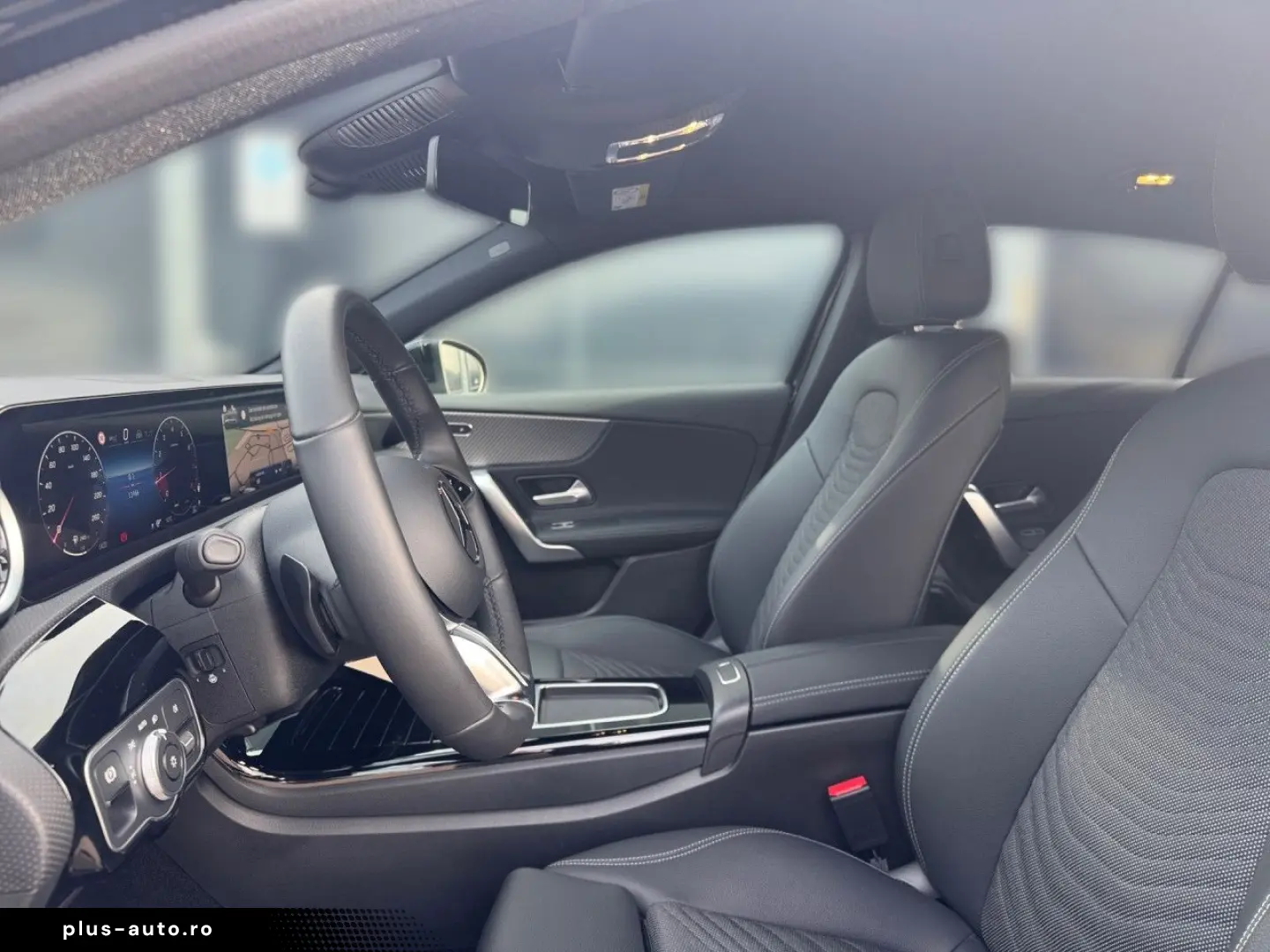 MERCEDES-BENZ A 180 AVANTGARDE PARKTRONIC DISTRONIC LED MBUX