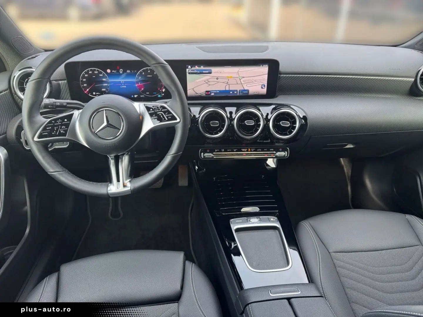 MERCEDES-BENZ A 180 AVANTGARDE PARKTRONIC DISTRONIC LED MBUX