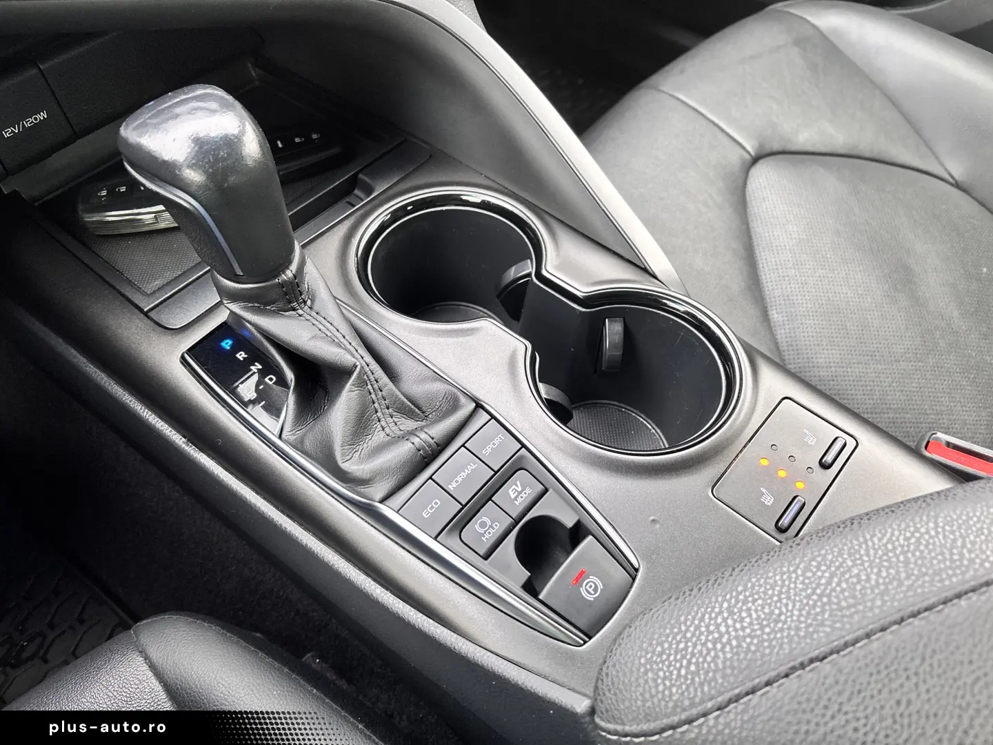 TOYOTA CAMRY 2.5 HYBRID