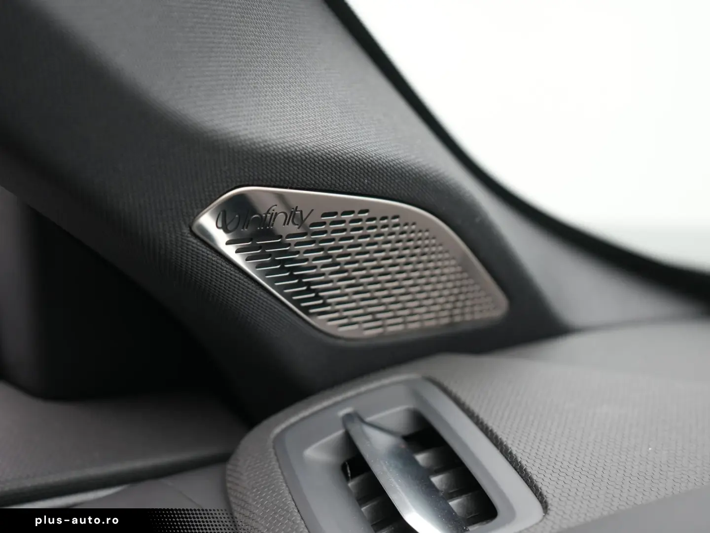 LYNC AND CO 01 1.5 PHEV More  PANO INFI MEMO 360  20  ACC