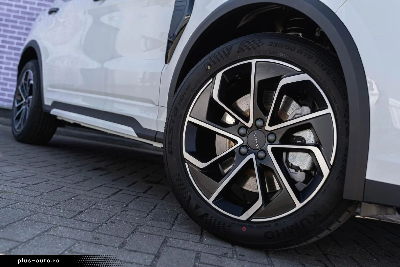 LYNC AND CO 01 1.5 Core PHEV   Model 2025   ACC   Keyless En