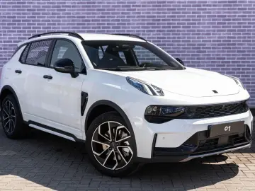 LYNC AND CO 01 1.5 Core PHEV   Model 2025   ACC   Keyless En