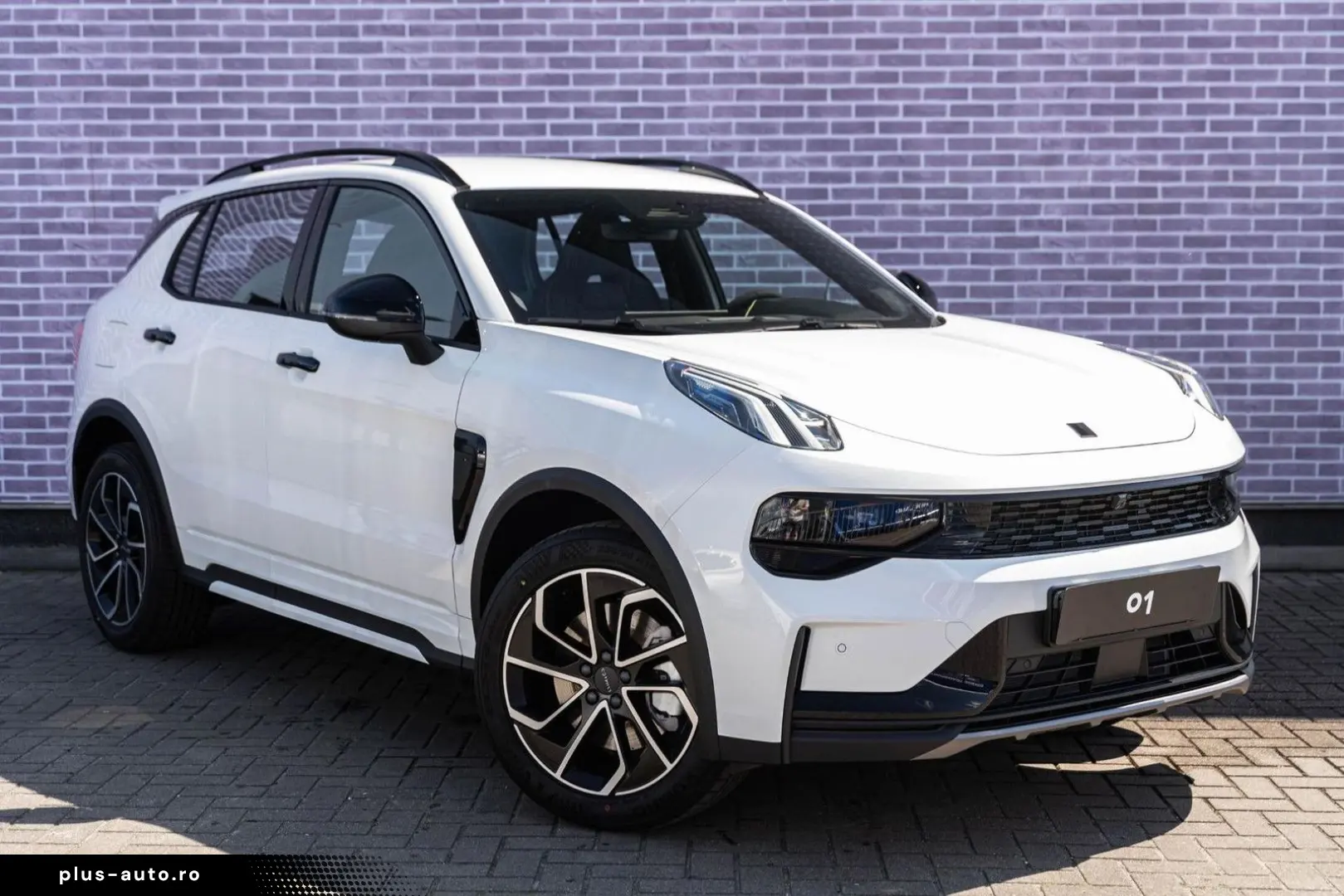 LYNC AND CO 01 1.5 Core PHEV   Model 2025   ACC   Keyless En