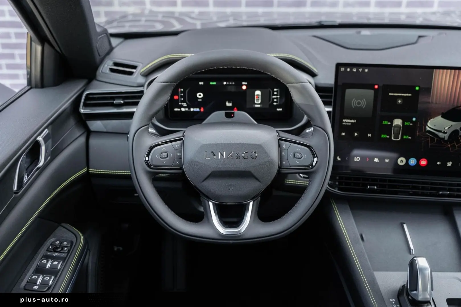 LYNC AND CO 01 1.5 Core PHEV   Model 2025   ACC   Keyless En