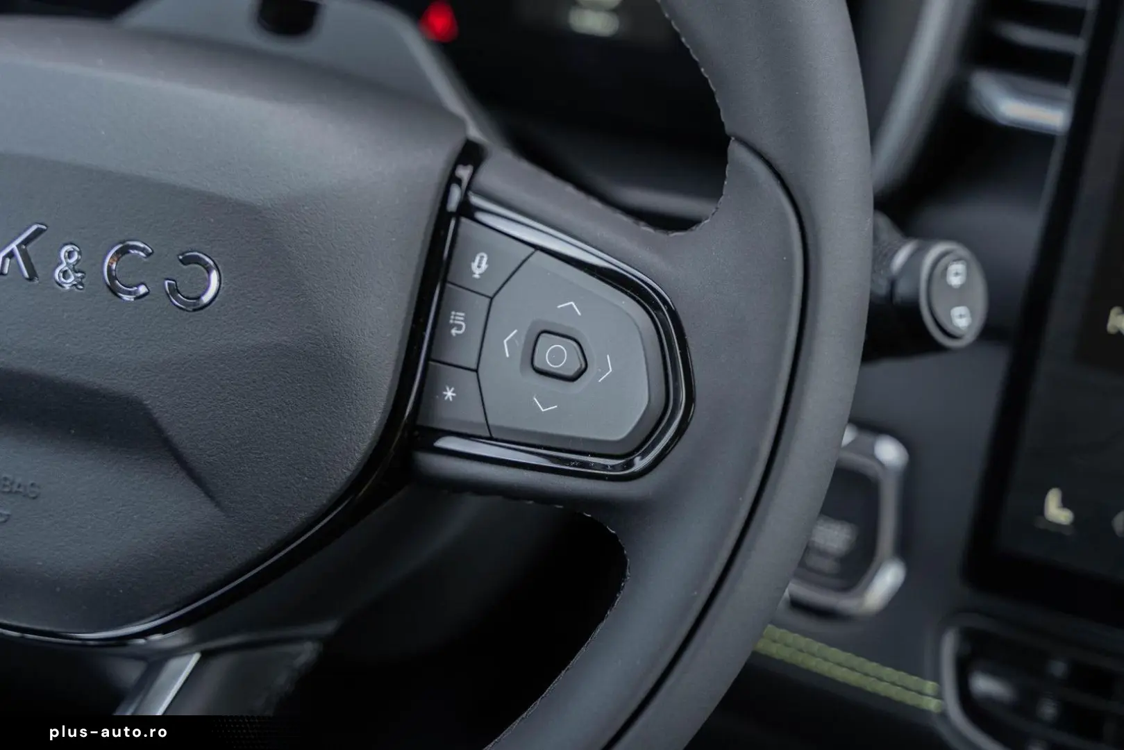 LYNC AND CO 01 1.5 Core PHEV   Model 2025   ACC   Keyless En