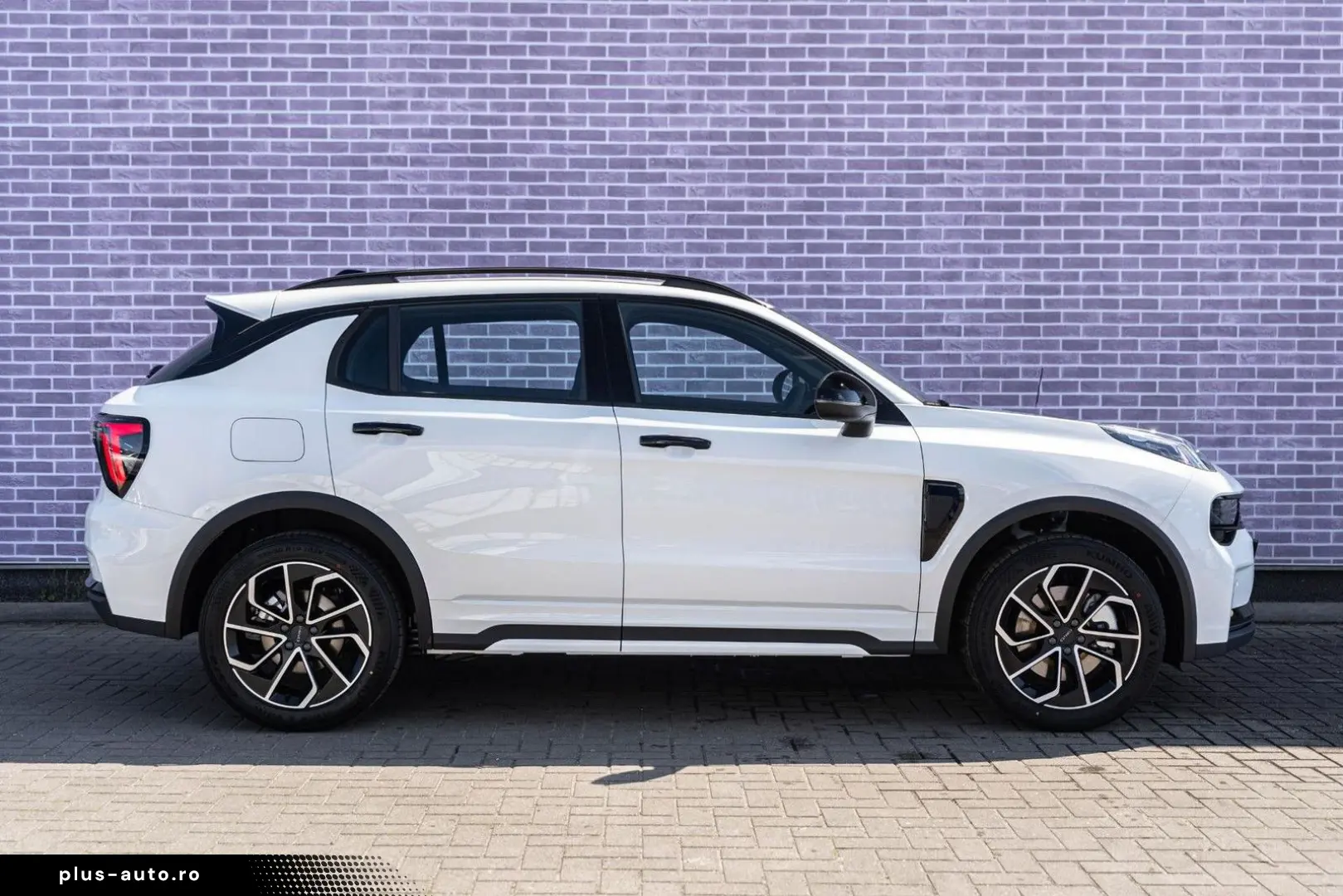 LYNC AND CO 01 1.5 Core PHEV   Model 2025   ACC   Keyless En