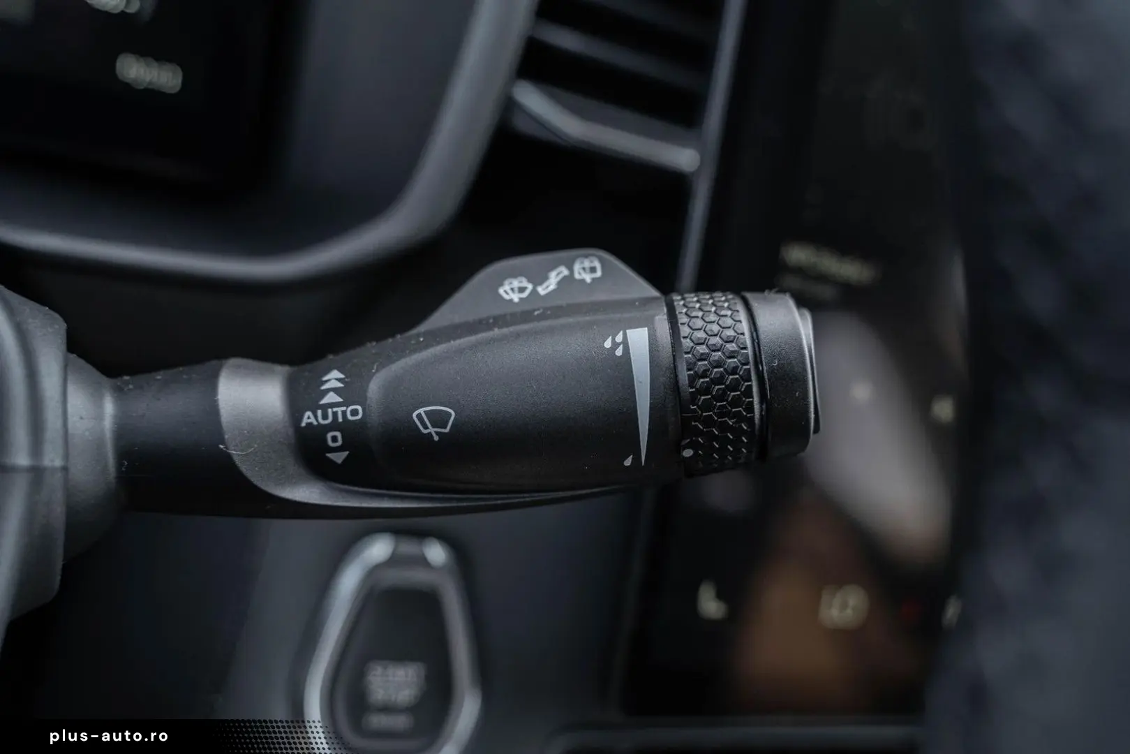 LYNC AND CO 01 1.5 Core PHEV   Model 2025   ACC   Keyless En