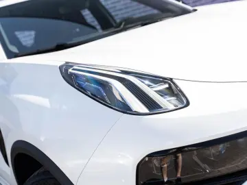 LYNC AND CO 01 1.5 Core PHEV   Model 2025   ACC   Keyless En