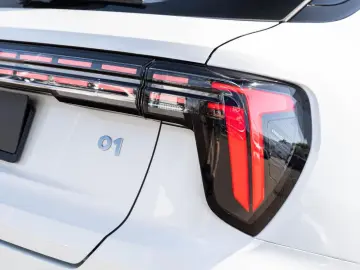 LYNC AND CO 01 1.5 Core PHEV   Model 2025   ACC   Keyless En