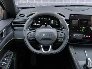 LYNC AND CO 01 1.5 Core PHEV   Model 2025     ACC   Keyless