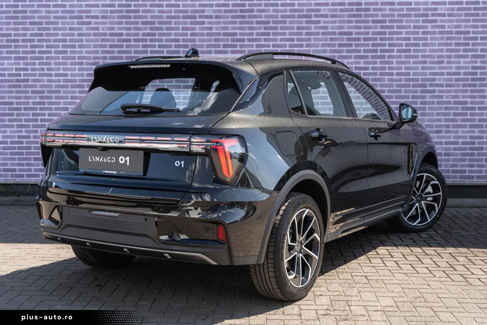 LYNC AND CO 01 1.5 Core PHEV   Model 2025     ACC   Keyless