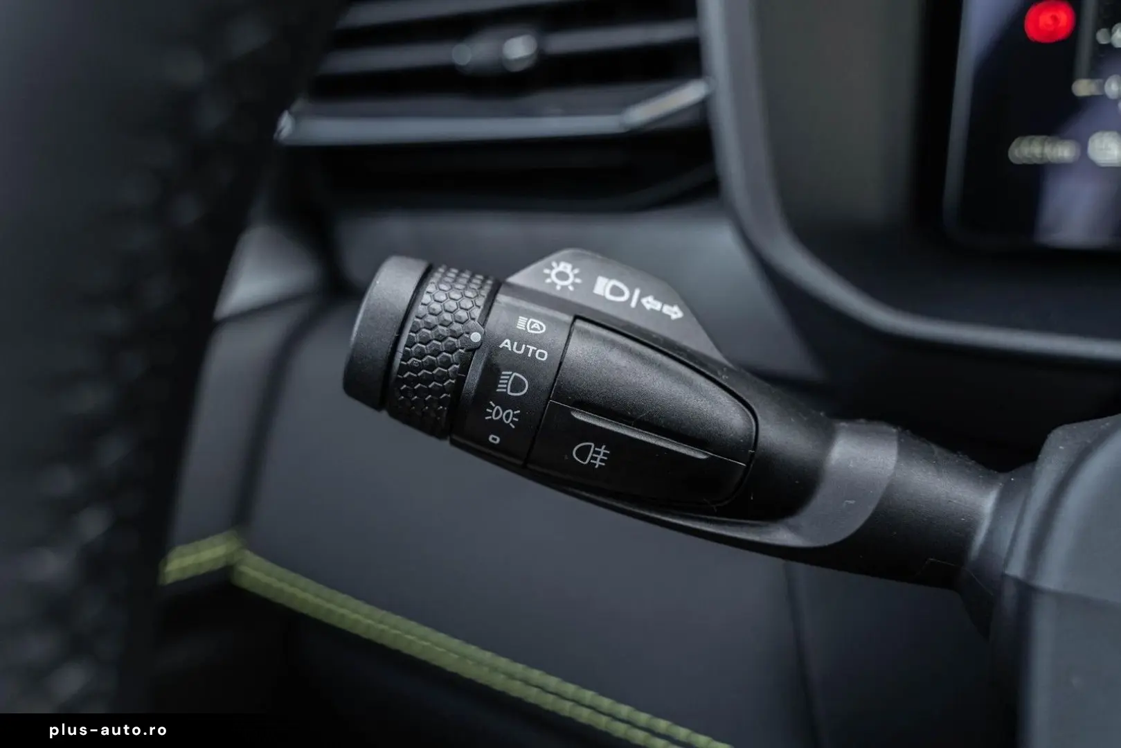 LYNC AND CO 01 1.5 Core PHEV   Model 2025     ACC   Keyless