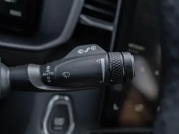 LYNC AND CO 01 1.5 Core PHEV   Model 2025     ACC   Keyless