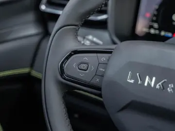 LYNC AND CO 01 1.5 Core PHEV   Model 2025     ACC   Keyless