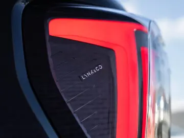 LYNC AND CO 01 1.5 Core PHEV   Model 2025     ACC   Keyless