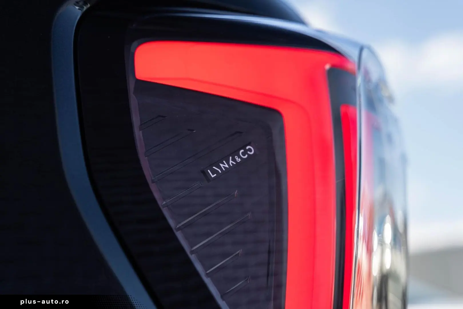 LYNC AND CO 01 1.5 Core PHEV   Model 2025     ACC   Keyless