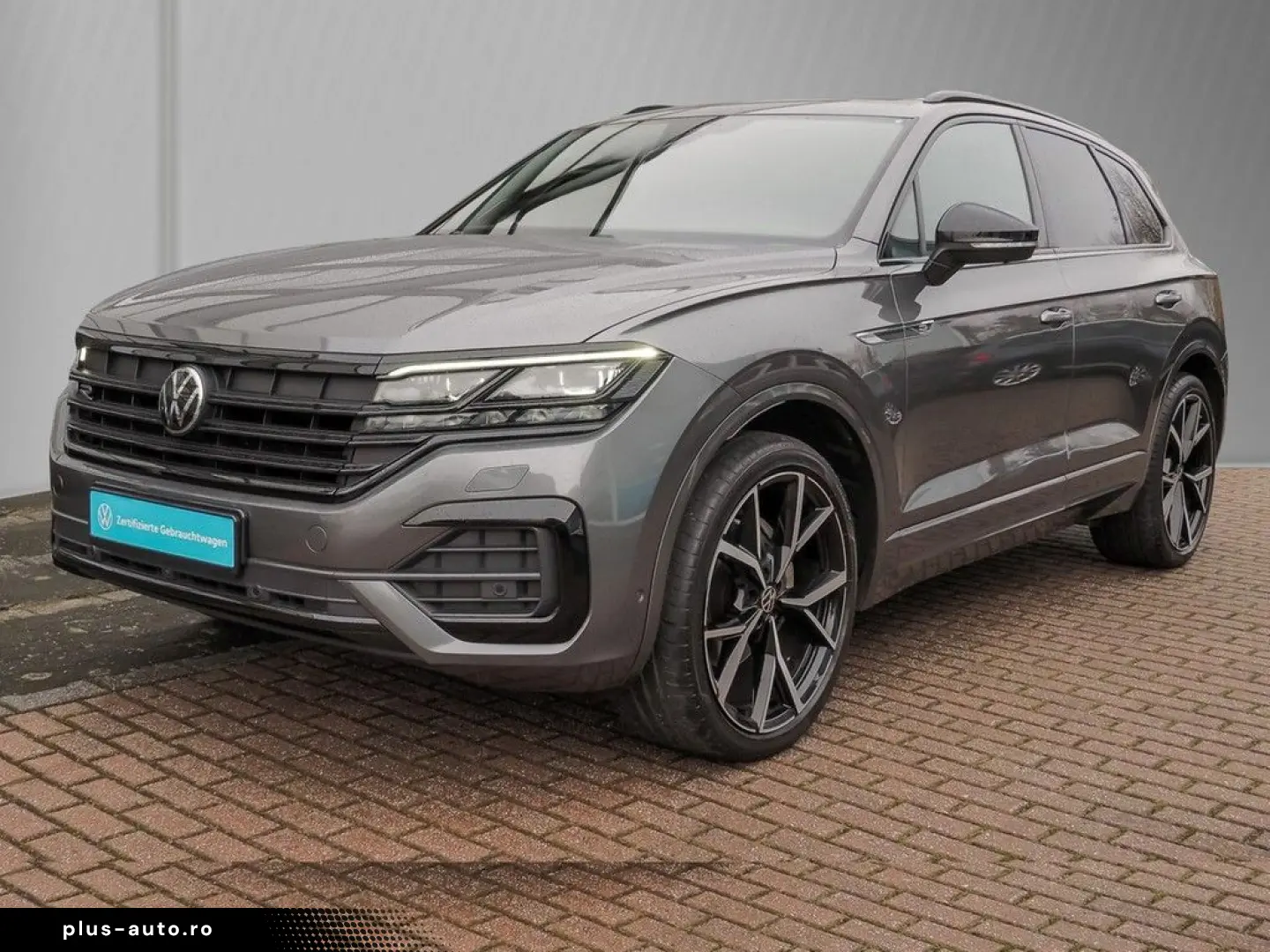 VW Touareg 3.0 TDI R-Line 4Motion 22  AHK BLACKSTYL