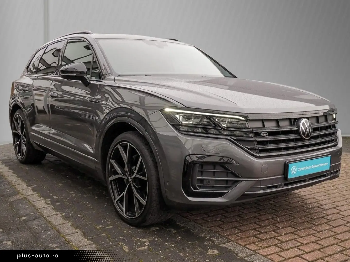 VW Touareg 3.0 TDI R-Line 4Motion 22  AHK BLACKSTYL