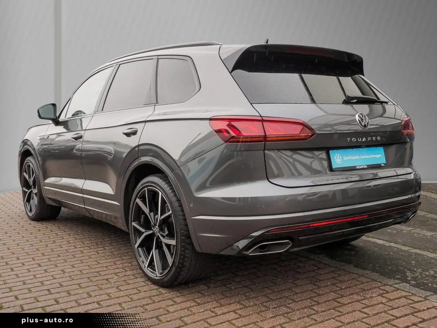 VW Touareg 3.0 TDI R-Line 4Motion 22  AHK BLACKSTYL
