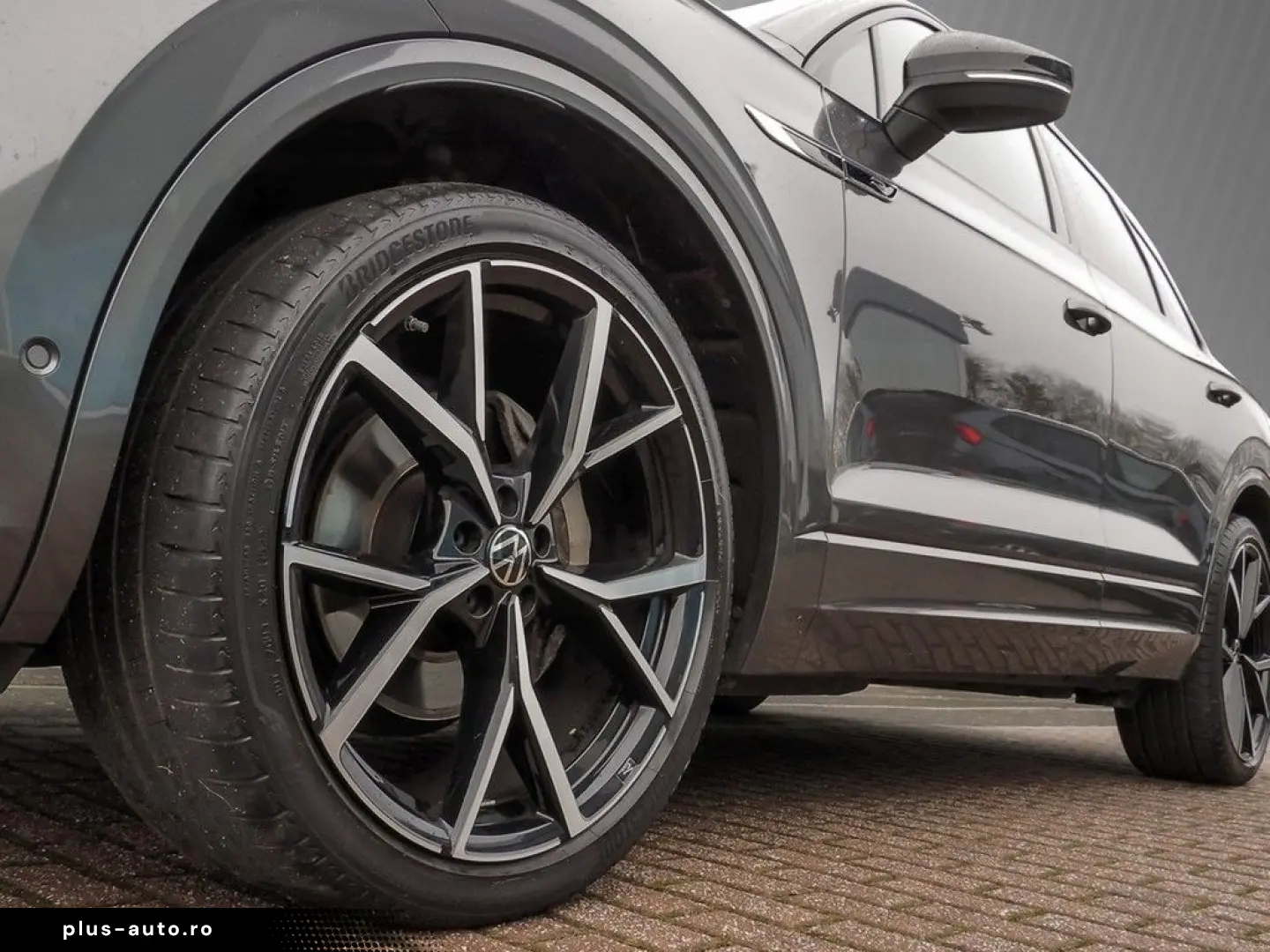 VW Touareg 3.0 TDI R-Line 4Motion 22  AHK BLACKSTYL