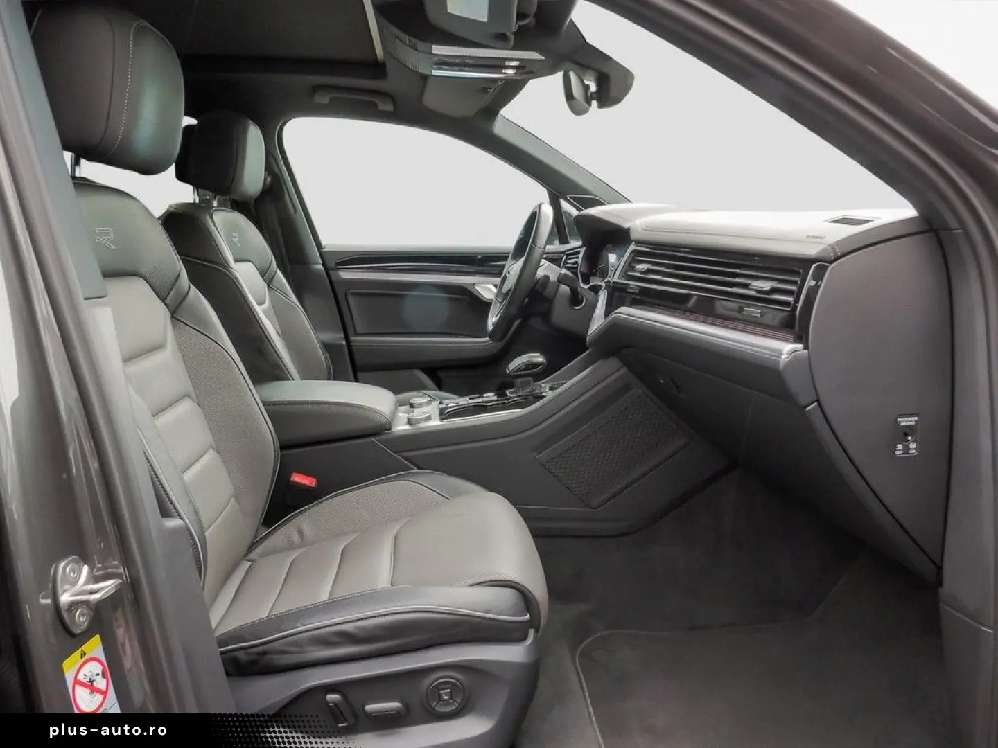 VW Touareg 3.0 TDI R-Line 4Motion 22  AHK BLACKSTYL