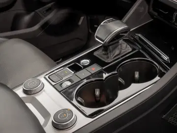 VW Touareg 3.0 TDI R-Line 4Motion 22  AHK BLACKSTYL