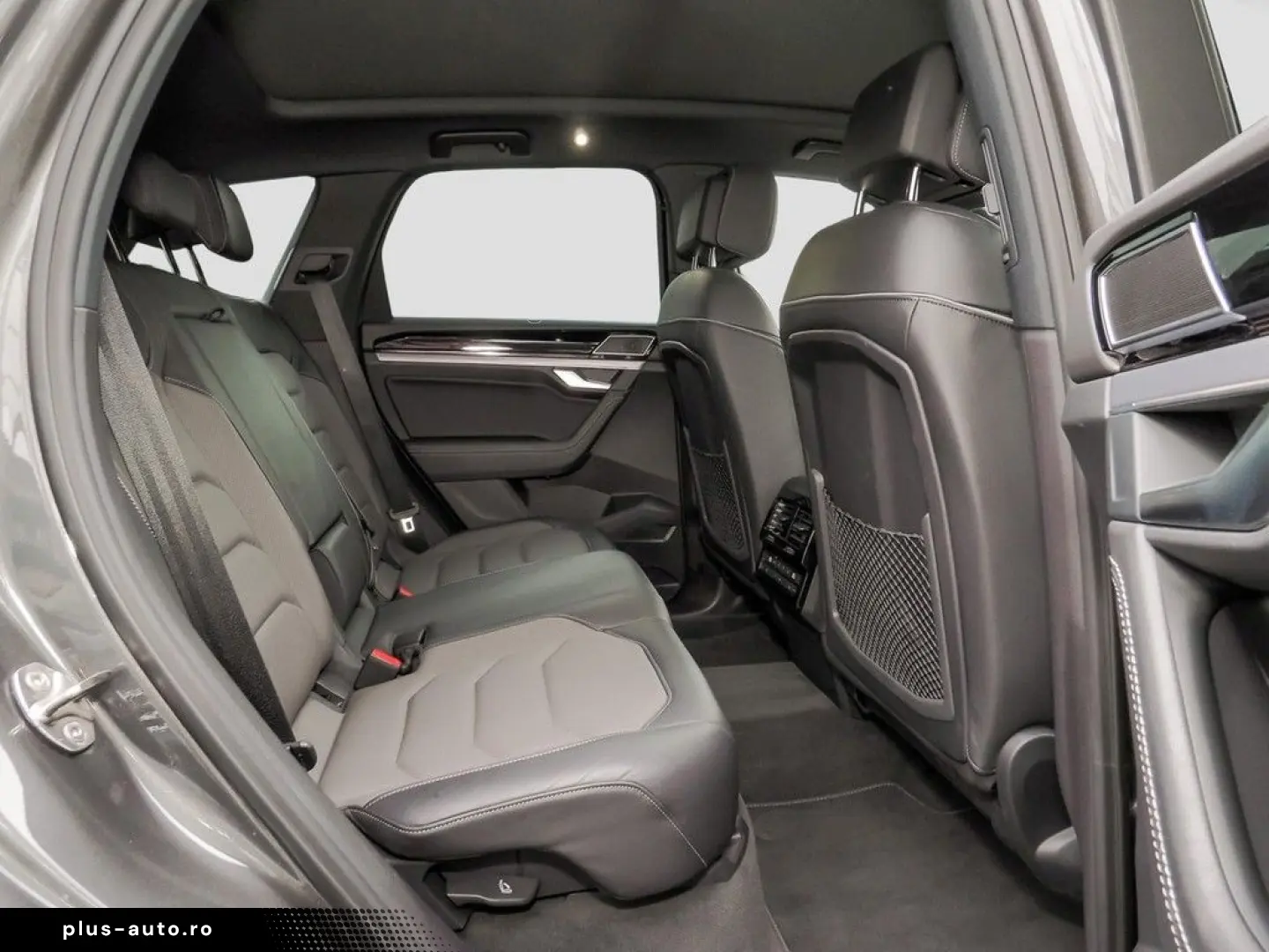 VW Touareg 3.0 TDI R-Line 4Motion 22  AHK BLACKSTYL