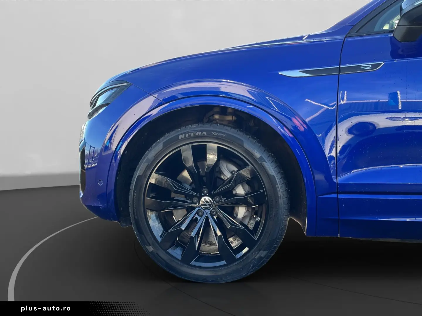 VW Touareg R V6 eHybrid Voll Pano Matrix Sthz Leder