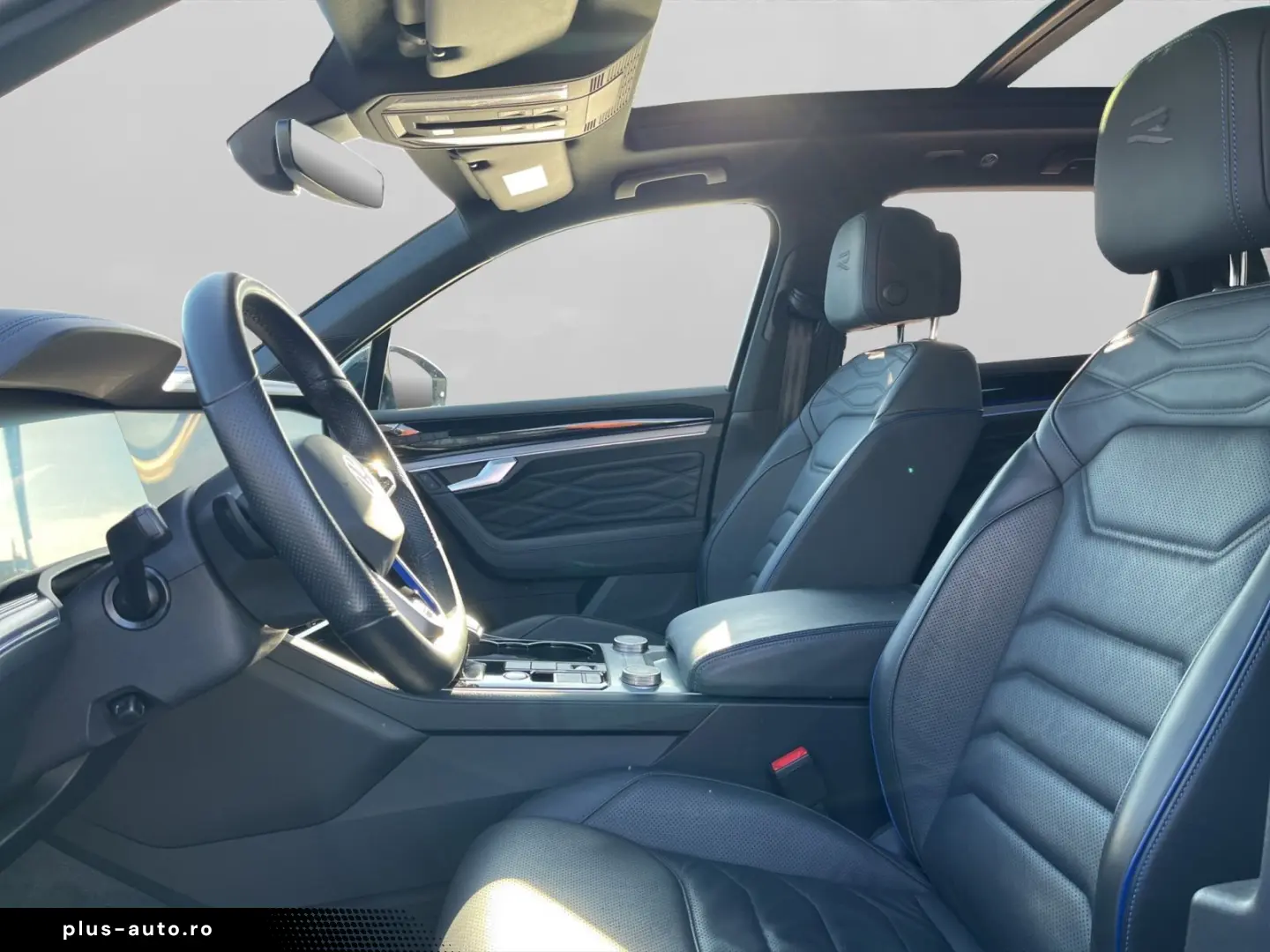 VW Touareg R V6 eHybrid Voll Pano Matrix Sthz Leder