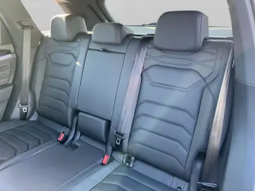 VW Touareg R V6 eHybrid Voll Pano Matrix Sthz Leder